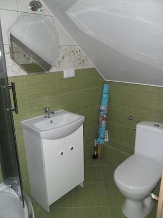 Гостевой дом Wzgórze Baranów Odargowo Трехместный номер с собственной ванной комнатой-4